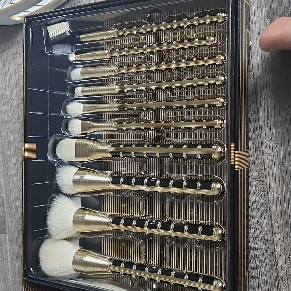 Very soft limited sonia kashuk brushes